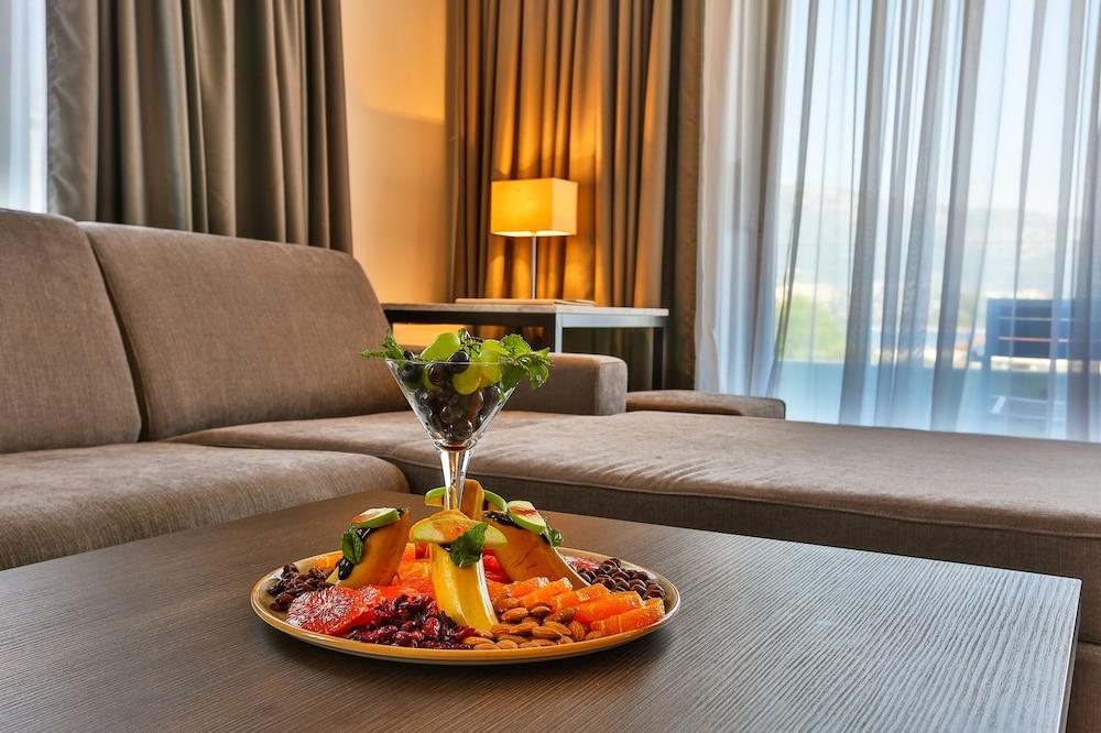 Wow Hotel 4*