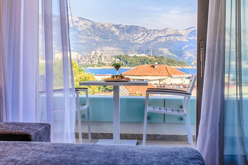 Hotel Wow 4*